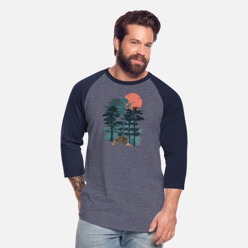Mountain Pine Tree y Birds Are Flying Wild Mammal